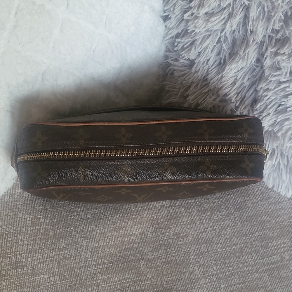 LOUIS VUITTON Compeigne 23 Clutch Monogram..Authentic!!! - Picture 5 of 11